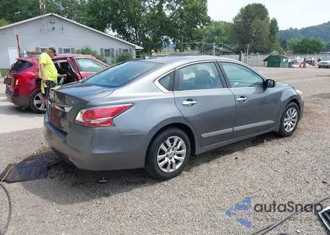 2015 Nissan Altima 2.5 S z USA, uszkodzony, nr VIN 1N4AL3AP1FN346147